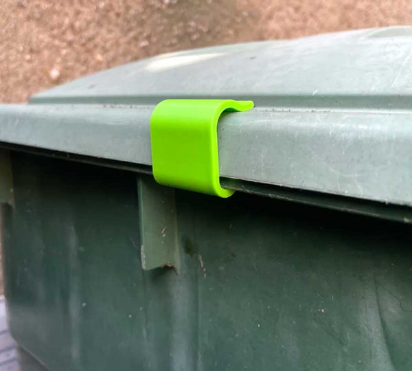 Rain barrel clamp for lid (GRAF)